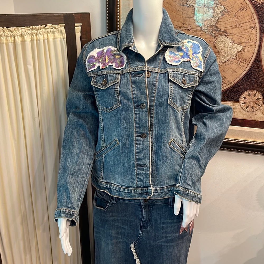 LEVI STRAUSS DENIM JEAN JACKET WITH BEADING & SEQUINS LARGE